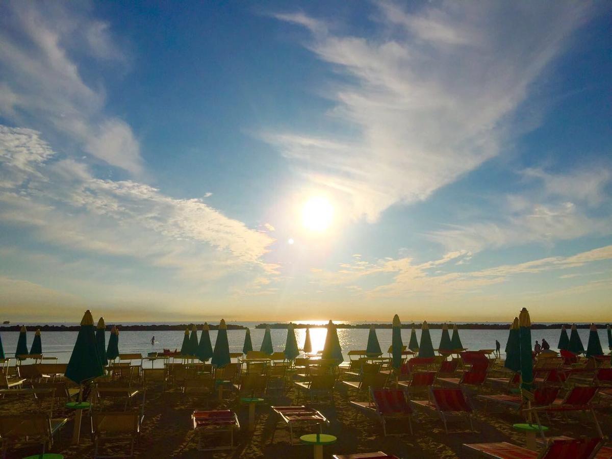 Hotel Mondial Bellaria – Igea Marina Kültér fotó